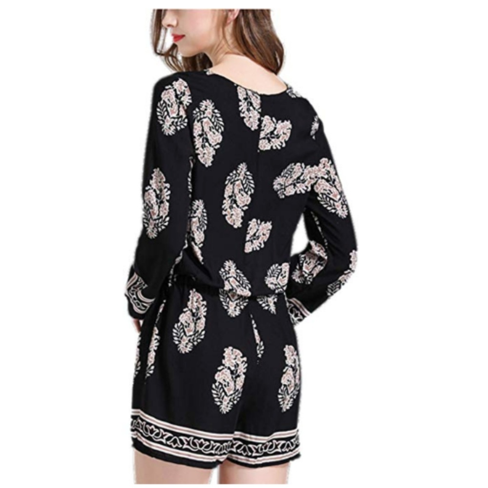 NEW WITH TAGS - Super Black Patterned Romper - Picture 3 of 4